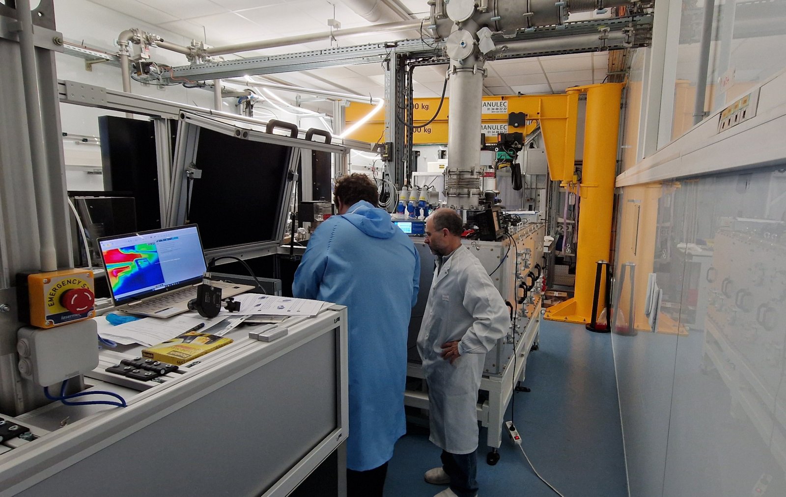 Terahertz Wave Accelerating