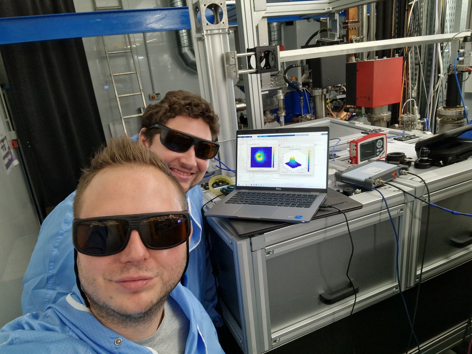 Terahertz Wave Accelerating